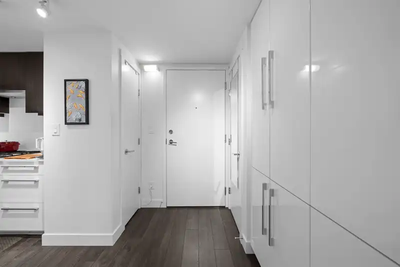 601 188 AGNES STREET - photo 3 of 26
