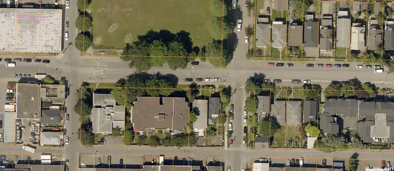1546 ADANAC STREET - photo 3 of 3
