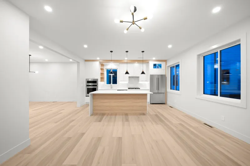 1 3881 HURST STREET - photo 2 of 25