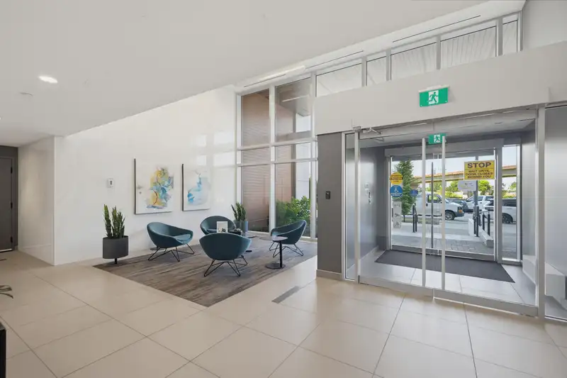 1012 13428 105 AVENUE - photo 4 of 40