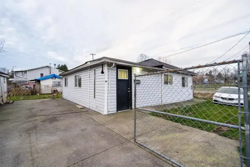 12666 114 AVENUE - photo 1 of 1