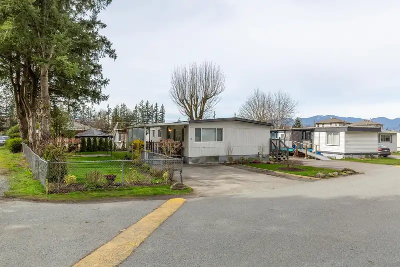 8 45715 ALMA AVENUE - photo 4 of 30