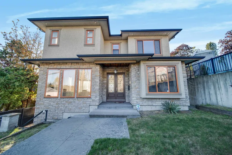 8543 ROYAL OAK AVENUE - photo 1 of 25