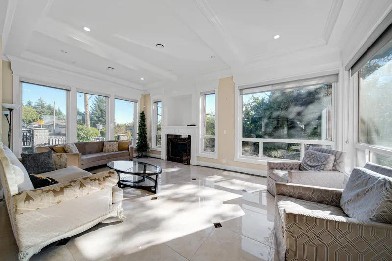 8543 ROYAL OAK AVENUE - photo 2 of 25