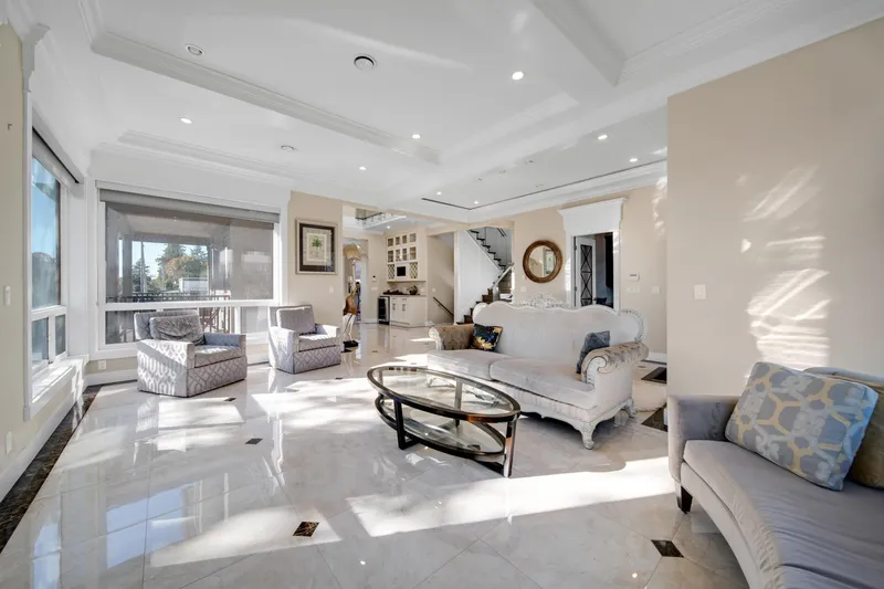 8543 ROYAL OAK AVENUE - photo 3 of 25