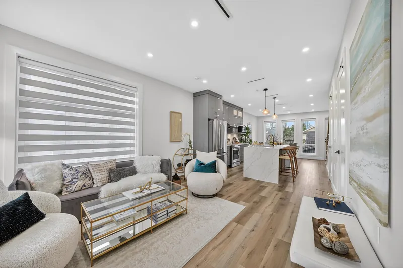 514 W 60TH AVENUE - photo 3 of 25