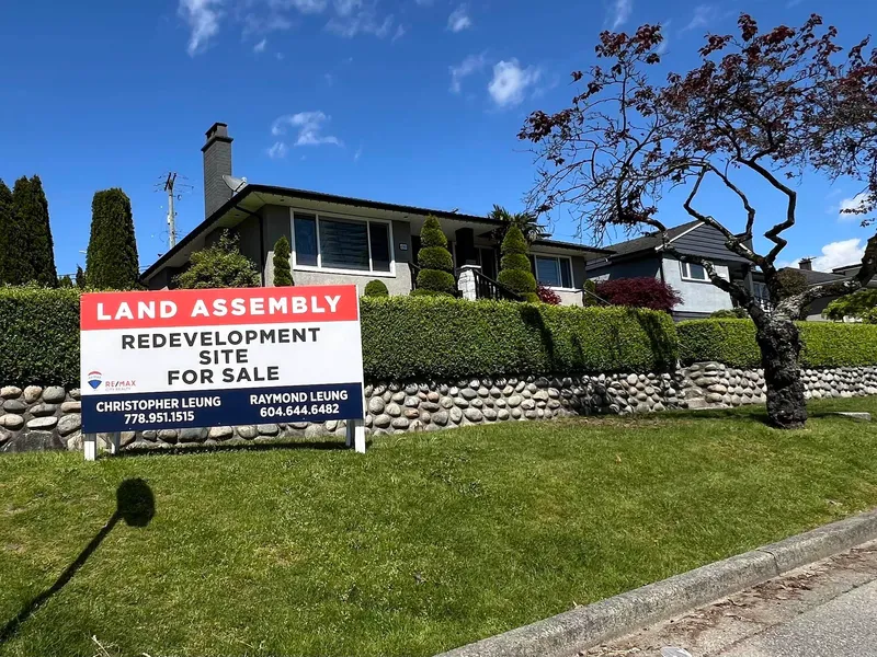 4711 RIDGELAWN DRIVE - photo 2 of 5