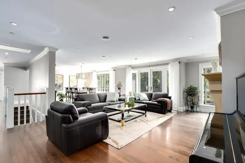 6088 TRAFALGAR STREET - photo 3 of 40
