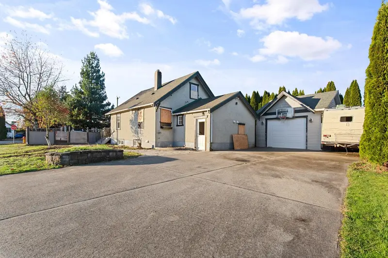 10172 KENT ROAD - photo 1 of 25