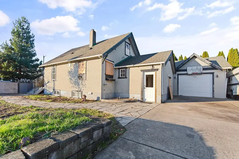 10172 KENT ROAD - photo 2 of 25