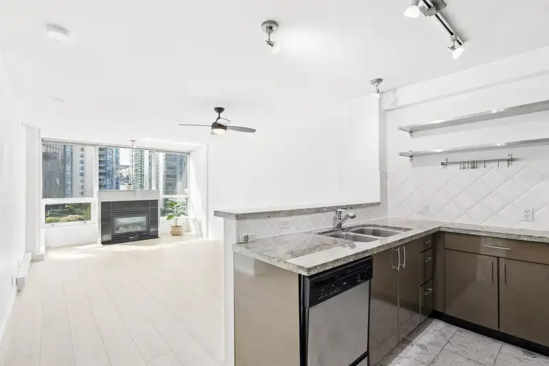 903 1328 W PENDER STREET - photo 2 of 34