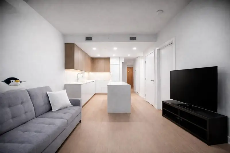 909 2108 GILMORE AVENUE - photo 3 of 25