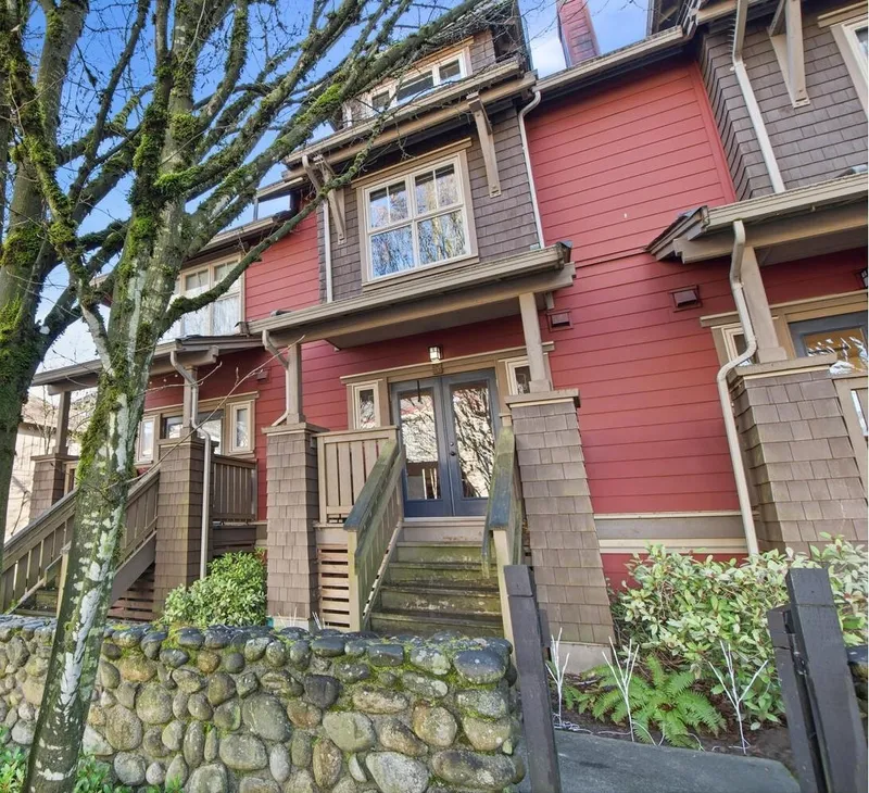 112 675 PARK CRESCENT - photo 2 of 25