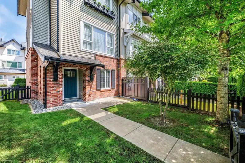 153 2450 161A STREET - photo 4 of 37
