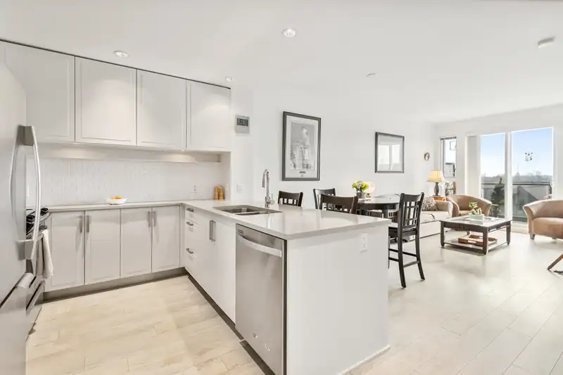 410 550 SEABORNE PLACE - photo 1 of 26