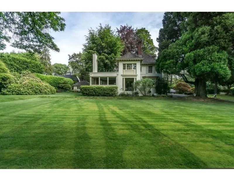 3689 CARTIER STREET - photo 2 of 2