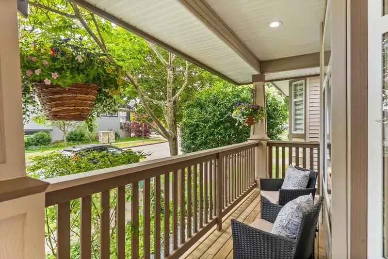 14781 59A AVENUE - photo 2 of 40