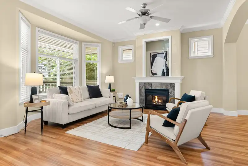 14781 59A AVENUE - photo 3 of 40