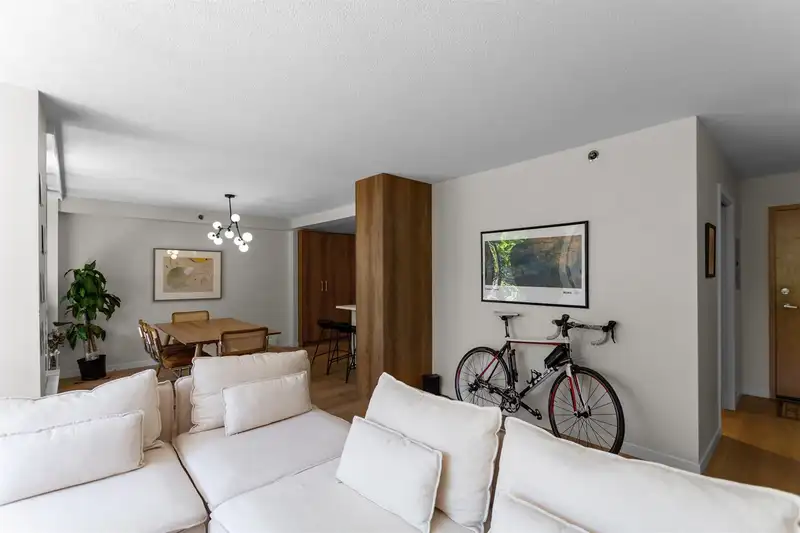 304 518 W 14TH AVENUE - photo 3 of 22