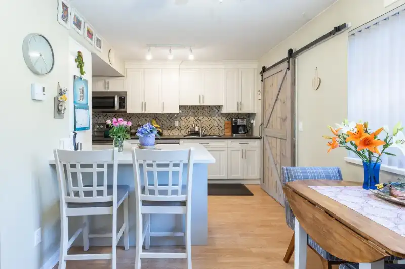 102 27044 32 AVENUE - photo 1 of 40
