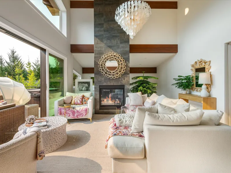 9331 EMERALD DRIVE - photo 4 of 25