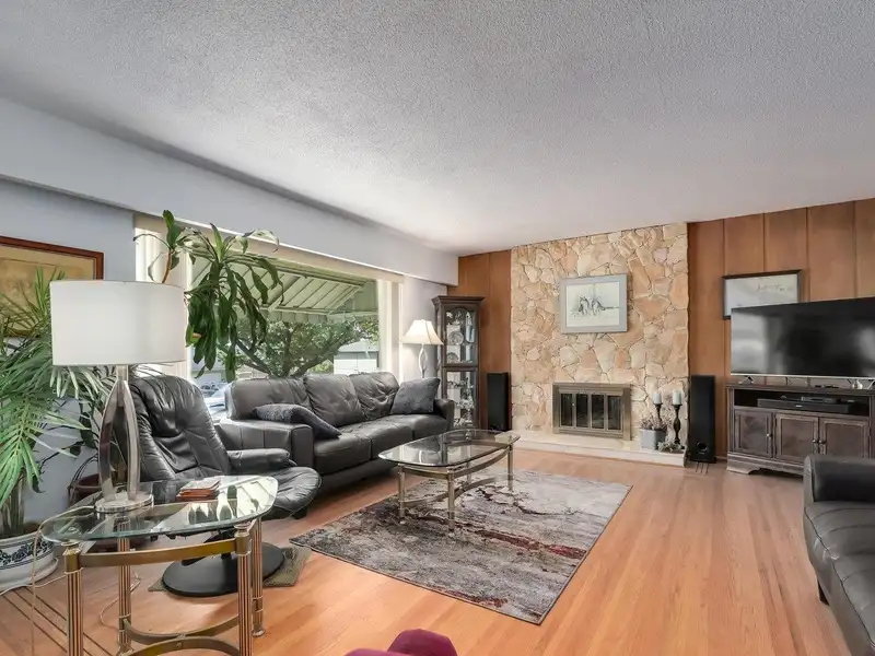 4545 WILLIAM STREET - photo 4 of 25