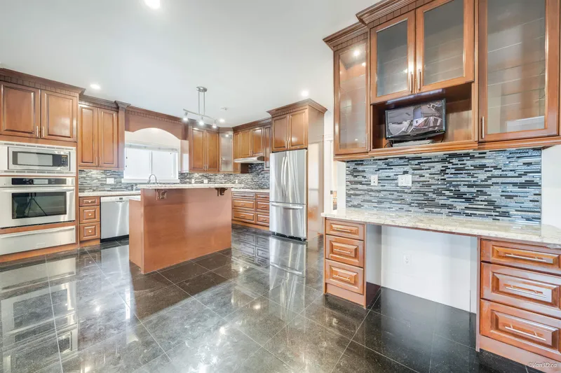 7821 17TH AVENUE - photo 2 of 21