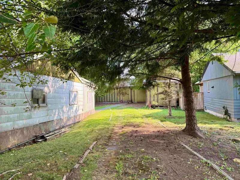 11098 PRINCESS STREET - photo 4 of 10