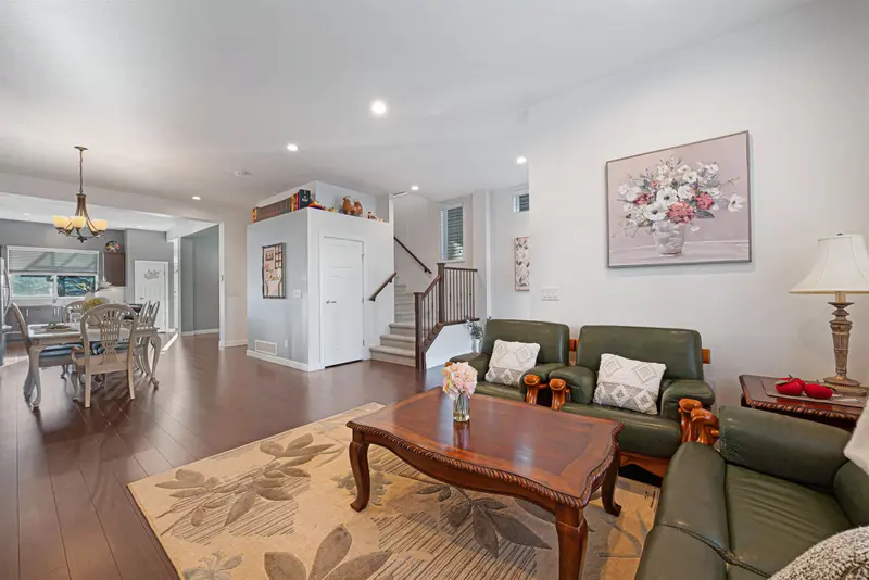 3376 WATKINS AVENUE - photo 2 of 25