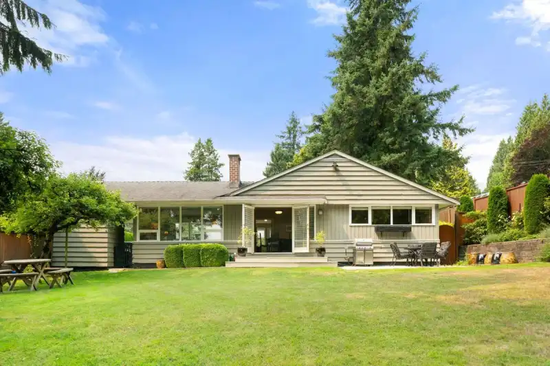 3046 PRINCESS AVENUE - photo 1 of 38