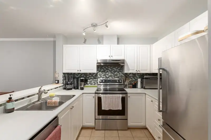 107 3038 E KENT AVENUE SOUTH - photo 3 of 36