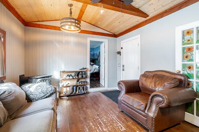 1 10235 BEAVER DRIVE - photo 4 of 28