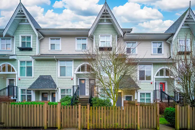 206 7250 18TH AVENUE - photo 1 of 25