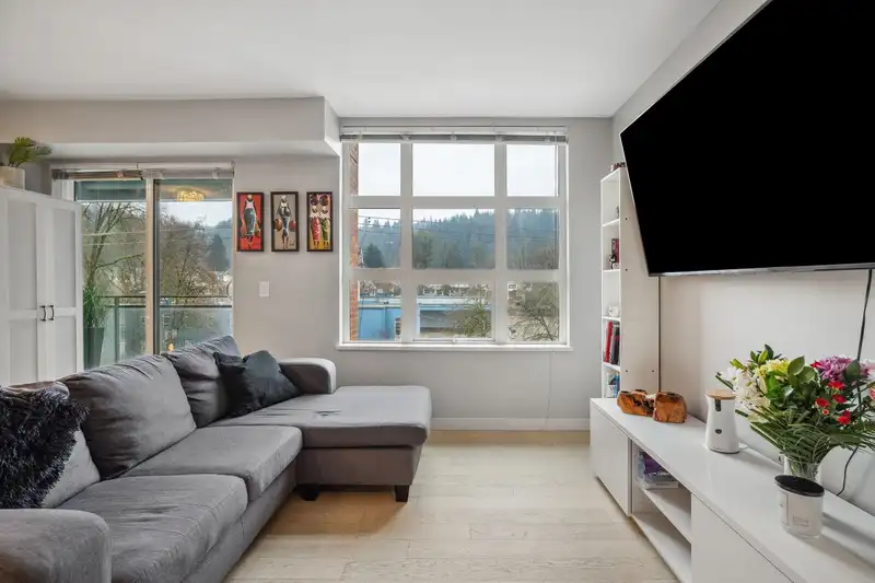 508 95 MOODY STREET - photo 1 of 34