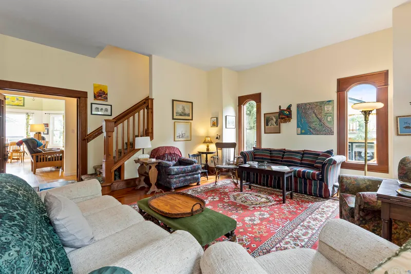 690 FRASER AVENUE - photo 4 of 25