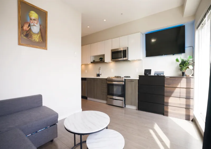 503 13768 108 AVENUE - photo 4 of 25