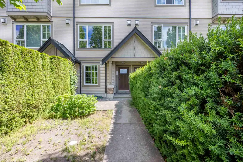 185 2501 161A STREET - photo 1 of 31