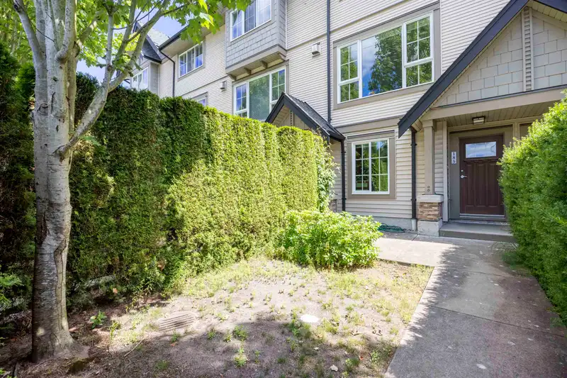 185 2501 161A STREET - photo 3 of 31
