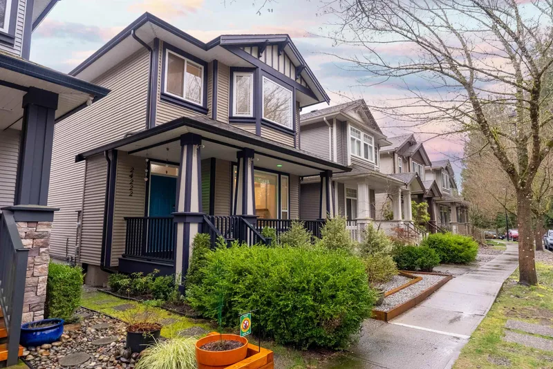 24222 103 AVENUE - photo 2 of 25