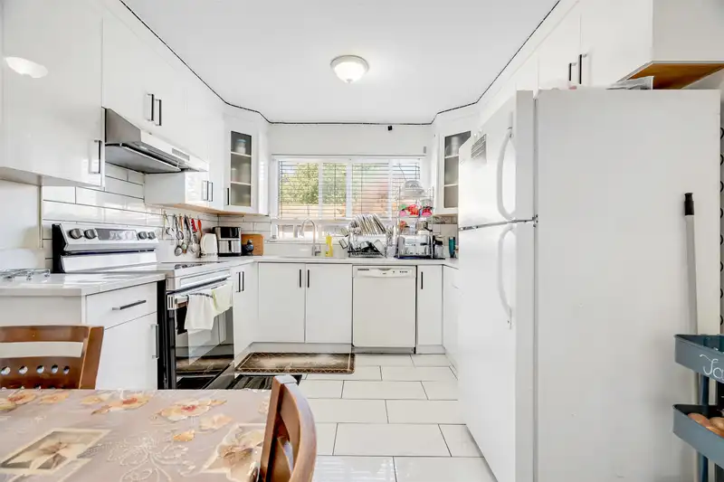 131 9463 PRINCE CHARLES BOULEVARD - photo 4 of 29
