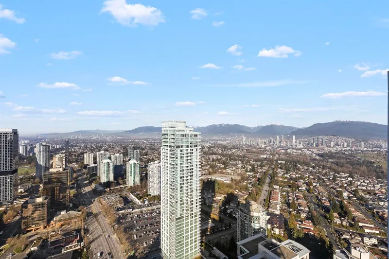 4406 6000 MCKAY AVENUE - photo 2 of 25