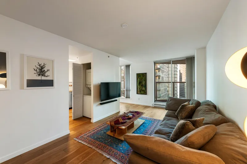 2103 1166 MELVILLE STREET - photo 3 of 25