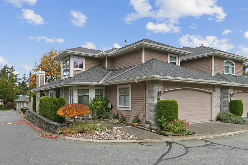 34 15273 24 AVENUE - photo 1 of 35