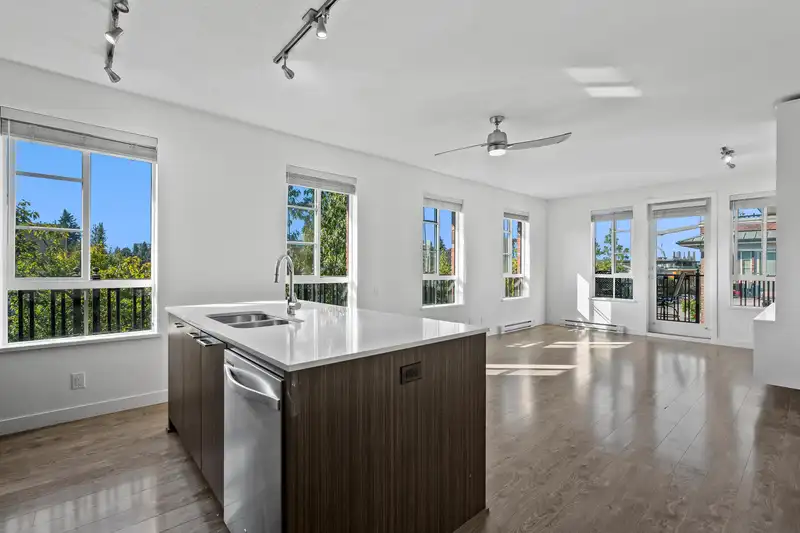 301 553 FOSTER AVENUE - photo 1 of 32