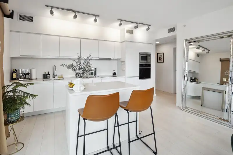 802 180 E 2ND AVENUE - photo 1 of 28