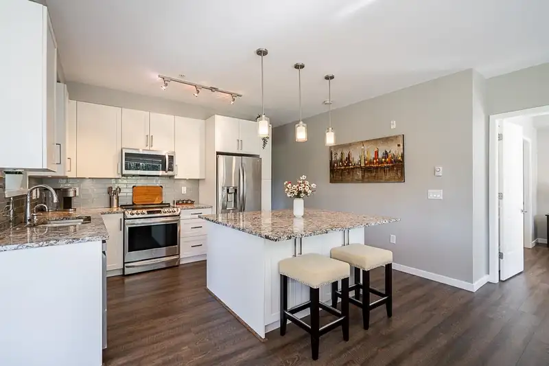 307 6490 194 STREET - photo 1 of 38