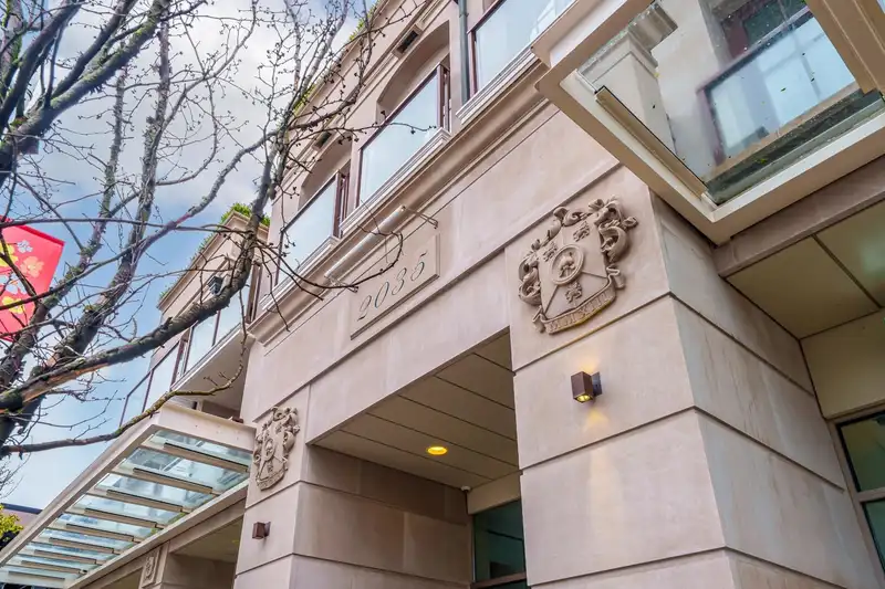 205 2035 W 4TH AVENUE - photo 1 of 19