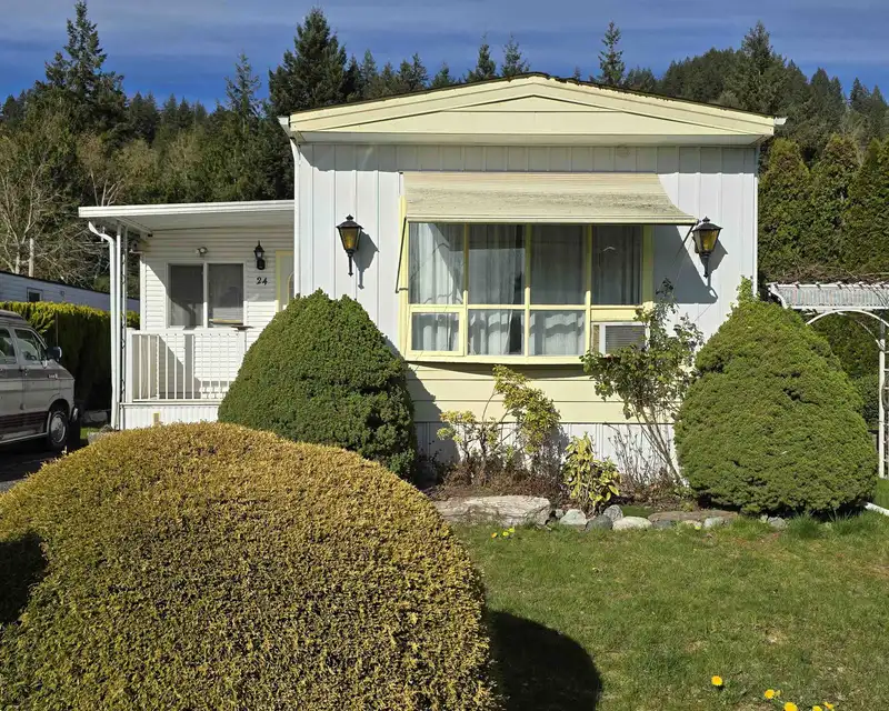 24 46484 CHILLIWACK LAKE ROAD - photo 1 of 16