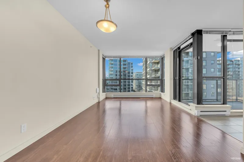 1201 6331 BUSWELL STREET - photo 4 of 25