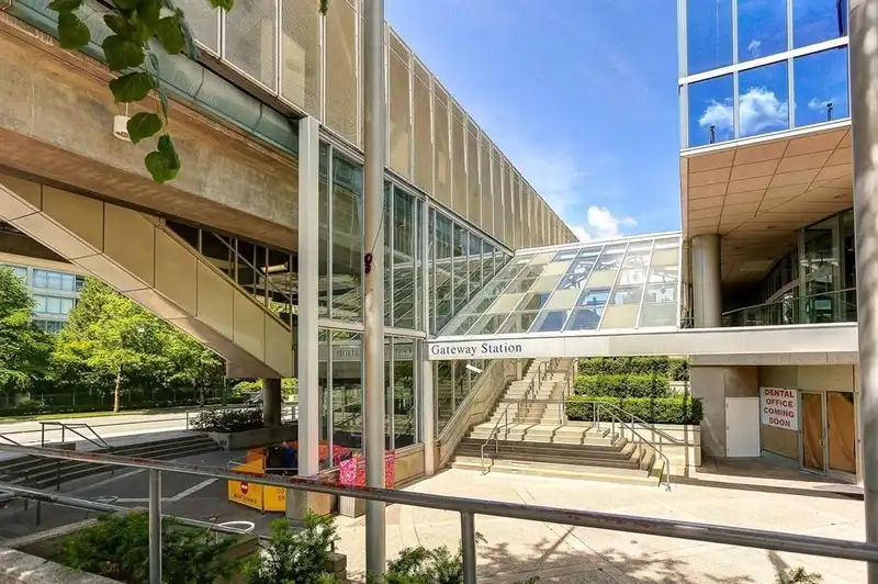 1907 10777 UNIVERSITY DRIVE - photo 4 of 5